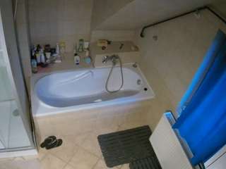 voyeurcam-julmodels-bath-2nd-1