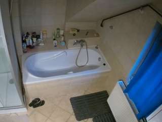 voyeurcam-julmodels-bath-2nd-1