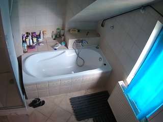 Questo modello è in diretta ora. voyeurcam-julmodels-bath-2nd-1