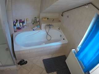 voyeurcam-julmodels-bath-2nd-1