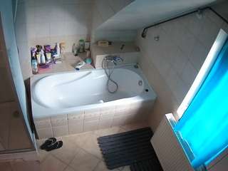 voyeurcam-julmodels-bath-2nd-1