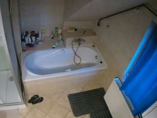 This model is live right now. voyeurcam-julmodels-bath-2nd-1