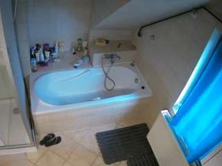 le modèle voyeurcam-julmodels-bath-2nd-1 est en webcam porno dans un show sur le site camsoda, il possède les tags suivants: hidden,hidden cam,julmodels-house,no drinking,pov,sexwebcam,smoking,voyeur,hd,shower
