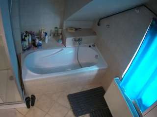 voyeurcam-julmodels-bath-2nd-1