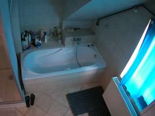voyeurcam-julmodels-bath-2nd-1