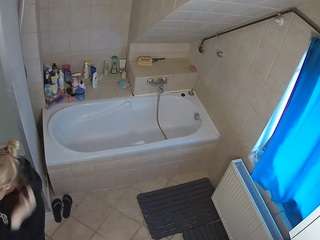 voyeurcam-julmodels-bath-2nd-1