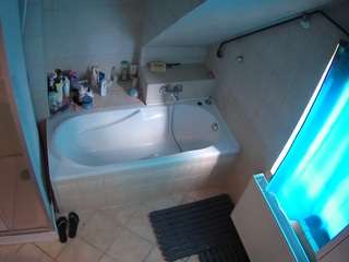 voyeurcam-julmodels-bath-2nd-1