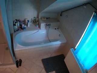 voyeurcam-julmodels-bath-2nd-1
