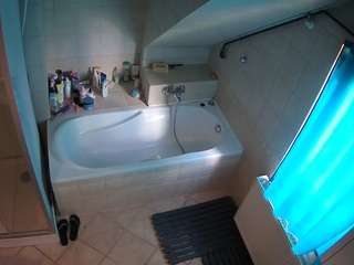 voyeurcam-julmodels-bath-2nd-1