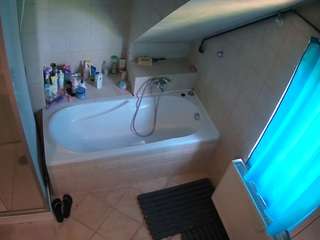voyeurcam-julmodels-bath-2nd-1