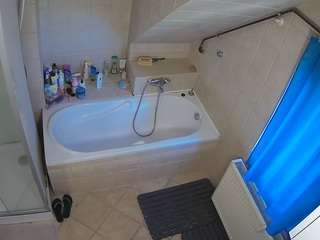 voyeurcam-julmodels-bath-2nd-1