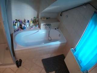 voyeurcam-julmodels-bath-2nd-1
