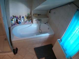 voyeurcam-julmodels-bath-2nd-1