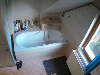 voyeurcam-julmodels-bath-2nd-1