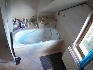 voyeurcam-julmodels-bath-2nd-1