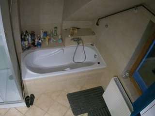voyeurcam-julmodels-bath-2nd-1
