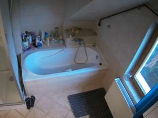 voyeurcam-julmodels-bath-2nd-1