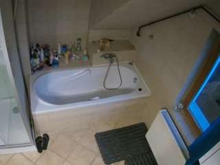 voyeurcam-julmodels-bath-2nd-1