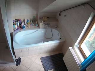 voyeurcam-julmodels-bath-2nd-1