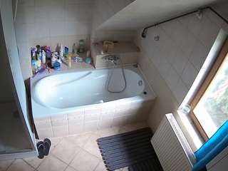 voyeurcam-julmodels-bath-2nd-1