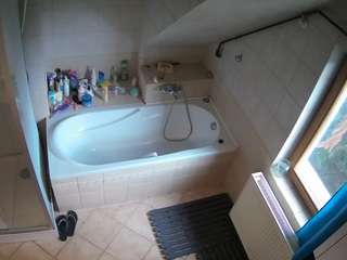 voyeurcam-julmodels-bath-2nd-1