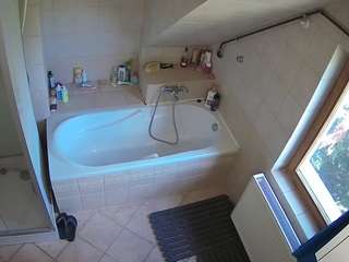 voyeurcam-julmodels-bath-2nd-1
