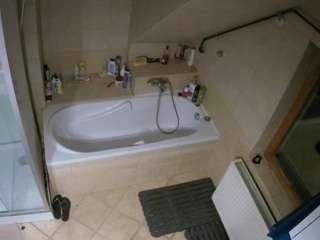voyeurcam-julmodels-bath-2nd-1