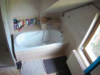 voyeurcam-julmodels-bath-2nd-1