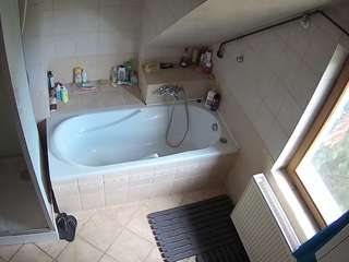 voyeurcam-julmodels-bath-2nd-1