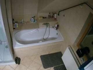 voyeurcam-julmodels-bath-2nd-1