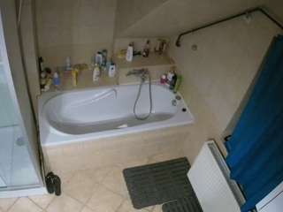 voyeurcam-julmodels-bath-2nd-1