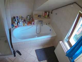 voyeurcam-julmodels-bath-2nd-1 Sex Cam Show