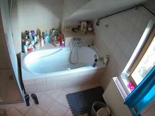 voyeurcam-julmodels-bath-2nd-1
