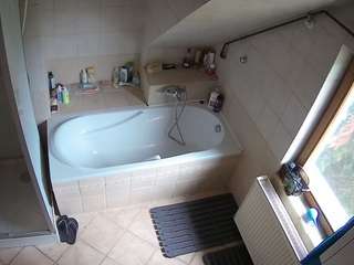 voyeurcam-julmodels-bath-2nd-1