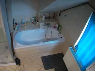 voyeurcam-julmodels-bath-2nd-1