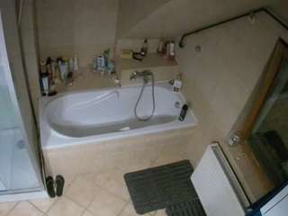 voyeurcam-julmodels-bath-2nd-1