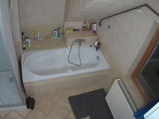 voyeurcam-julmodels-bath-2nd-1