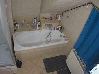 voyeurcam-julmodels-bath-2nd-1