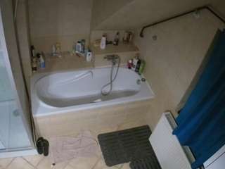 voyeurcam-julmodels-bath-2nd-1