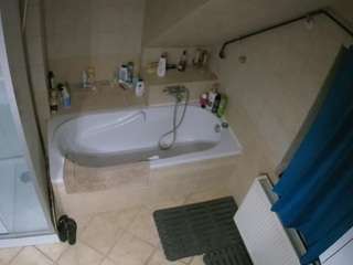 voyeurcam-julmodels-bath-2nd-1