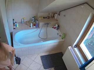 Julmodels Bathroom 2nd Floor-1 live cam preview