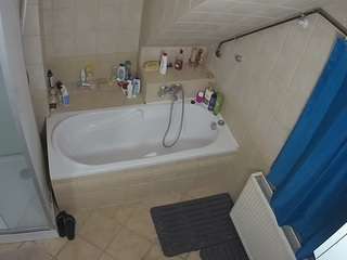 voyeurcam-julmodels-bath-2nd-1