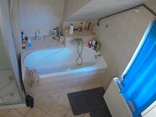 voyeurcam-julmodels-bath-2nd-1