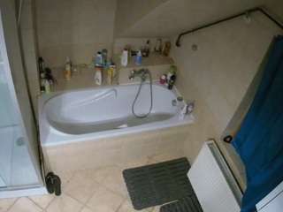 voyeurcam-julmodels-bath-2nd-1