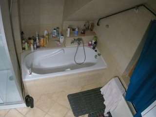voyeurcam-julmodels-bath-2nd-1