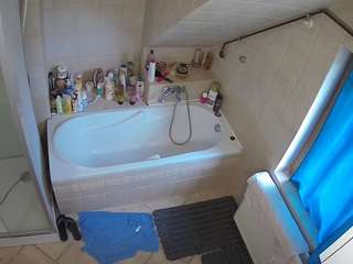 voyeurcam-julmodels-bath-2nd-1
