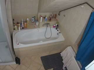 Julmodels Bathroom 2nd Floor-1 live cam preview