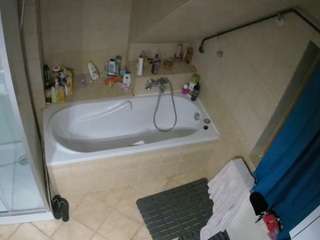 voyeurcam-julmodels-bath-2nd-1