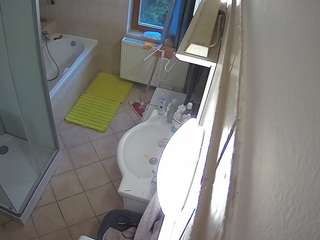 voyeurcam-julmodels-bath-2nd-2 Evilyn Cam Model camsoda