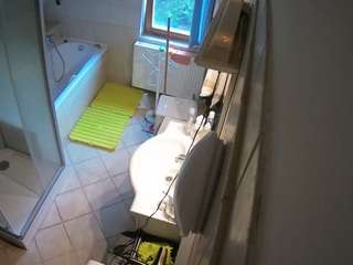 voyeurcam-julmodels-bath-2nd-2